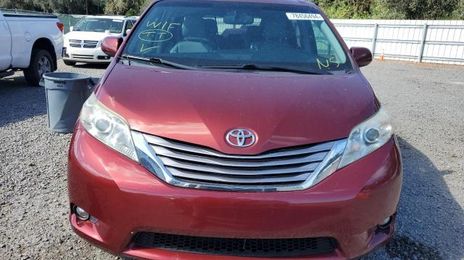 Toyota Sienna • 2017 • 10,000 mi