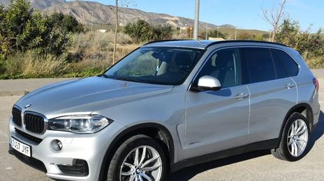 BMW X5 • 2017 • 122,000 km