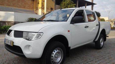 Mitsubishi L200 • 2010 • 160,000 km