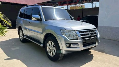 Mitsubishi Pajero • 2023 • 3,000 km