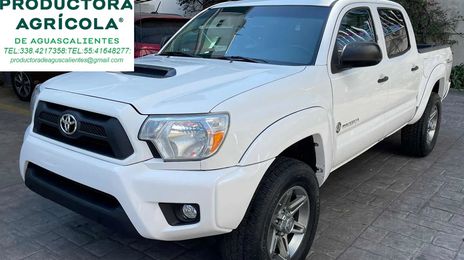 Toyota Tacoma • 2015 • 25,000 km