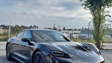 Porsche Taycan • 2021 • 57,000 km