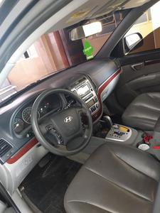 Hyundai Santa Fe • 2009 • 170,000 km