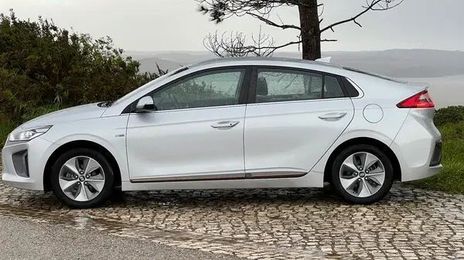 Hyundai Ioniq Electric • 2018 • 75,000 km