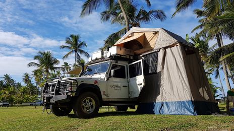 Land Rover Defender • 2002 • 357,338 km