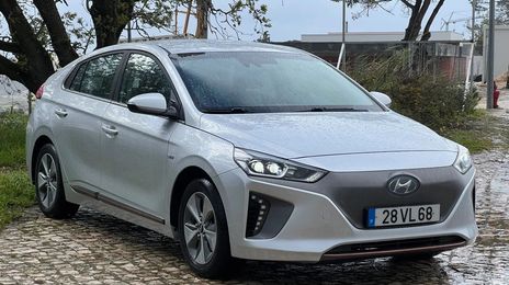 Hyundai Ioniq Electric • 2018 • 75,000 km