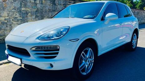 Porsche Cayenne • 2012 • 211,000 km