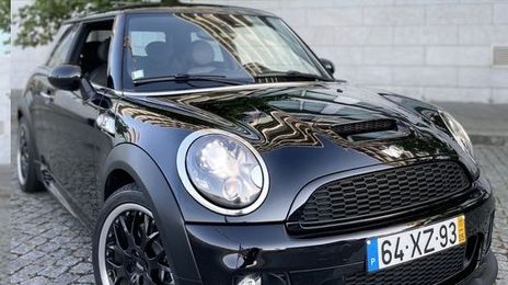 MINI Cooper S • 2011 • 111,000 km