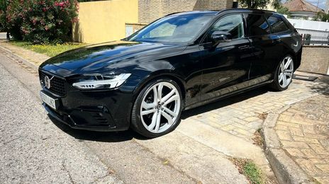 Volvo V90 • 2021 • 120,000 km