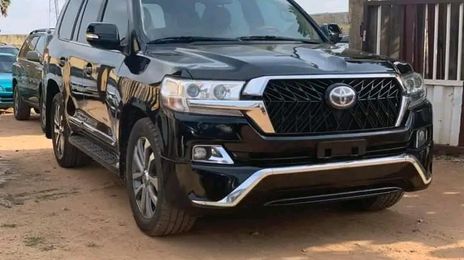 Toyota Land Cruiser • 2018 • 50,000 km