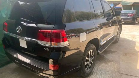 Toyota Land Cruiser • 2016 • 50,000 km