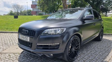 Audi Q7 • 2011 • 271,000 km