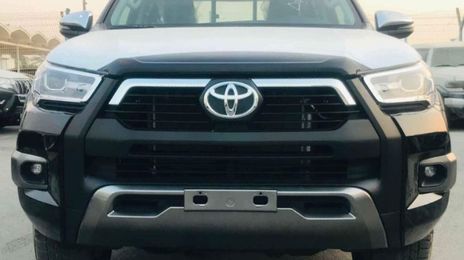 Toyota Hilux • 2020 • 32 km