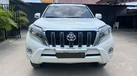 Toyota Land Cruiser • 2019 • 30,000 km