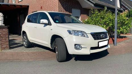 Toyota RAV4 • 2015 • 219,000 km