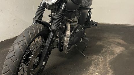 Triumph bonneville t100 • 2002 • 5,000 km