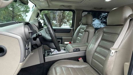 Hummer H2 • 2009 • 91,000 km