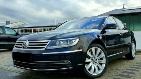 Volkswagen Phaeton • 2014 • 98,400 km