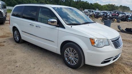 Chrysler Town & Country • 2013 • 10,000 mi