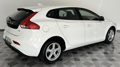 Volvo V40 • 2018 • 110,000 km