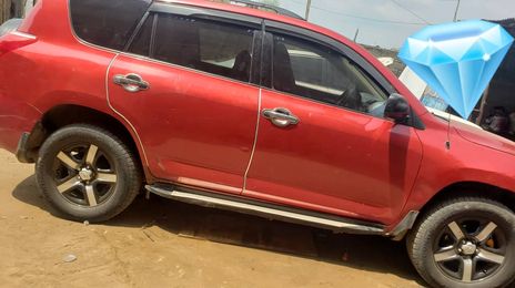 Toyota RAV4 • 2008 • 157,000 km