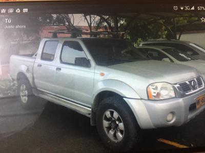 Nissan Np300 frontier • 2013 • 68,000 km