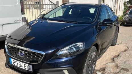 Volvo V40 • 2015 • 151,000 km