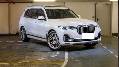 BMW X7 • 2021 • 60,000 km