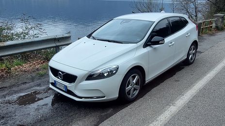 Volvo V40 • 2016 • 80,000 km