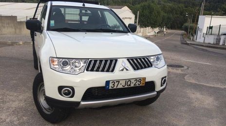 Mitsubishi L200 • 2010 • 190,000 km