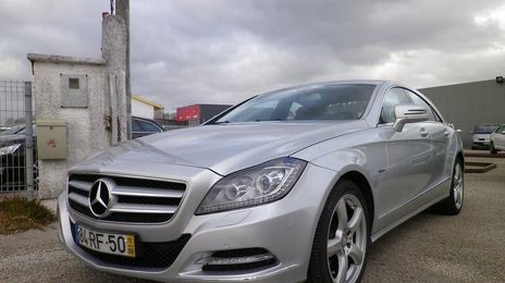 Mercedes-Benz CLS • 2011 • 90,000 km