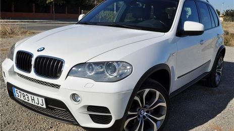 BMW X5 • 2012 • 215,000 km
