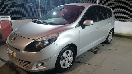 Renault Grand Scenic • 2010 • 215,500 km