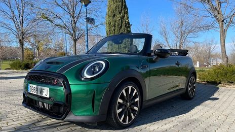 MINI Cooper • 2023 • 32,000 km