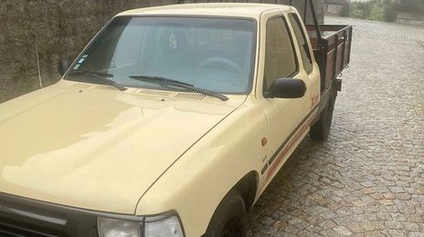 Toyota Hilux • 1992 • 93,000 km
