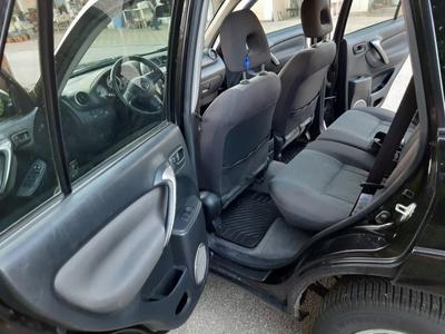 Toyota RAV4 • 2004 • 181,000 km