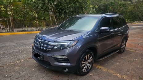 Honda Pilot • 2017 • 86,000 km