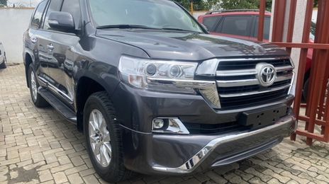 Toyota Land Cruiser • 2012 • 32 km