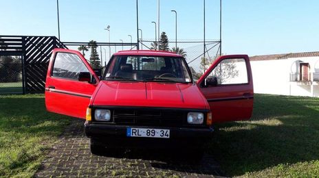 Nissan Pickup • 1990 • 250,000 km