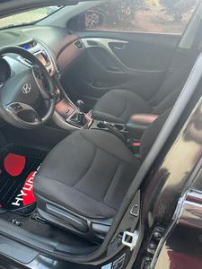 Hyundai Elantra • 2014 • 122 km