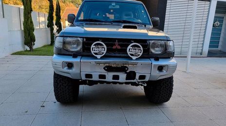 Mitsubishi Pajero • 1999 • 180,000 km