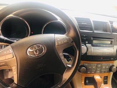 Toyota Highlander • 2010 • 158,000 km