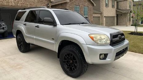 Toyota 4 Runner Limited • 2007 • 98,000 km