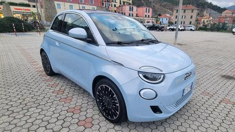 Fiat 500 • 2021 • 23,400 km