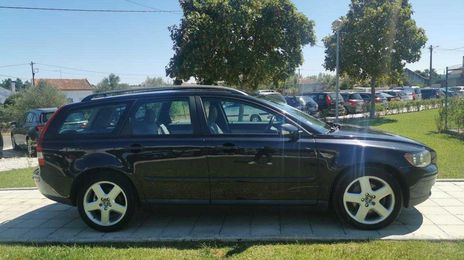 Volvo V50 • 2004 • 257,428 km