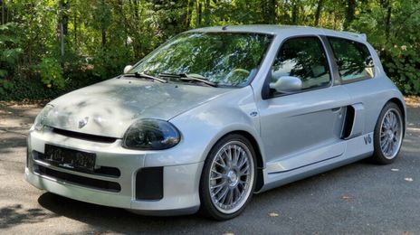 Renault Clio • 2001 • 60,000 km