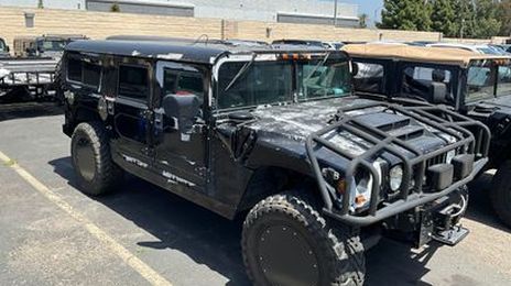 Hummer H1 • 2002 • 75,248 km