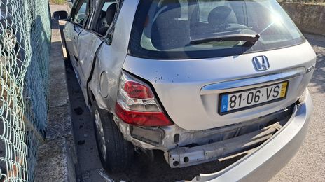 Honda Civic • 2003 • 196,000 km