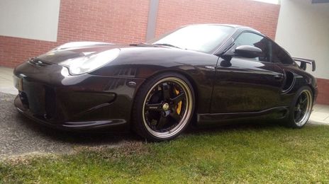 Porsche 911 • 2001 • 68,100 km