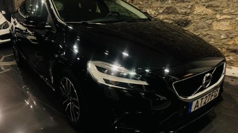 Volvo V40 • 2018 • 39,000 km